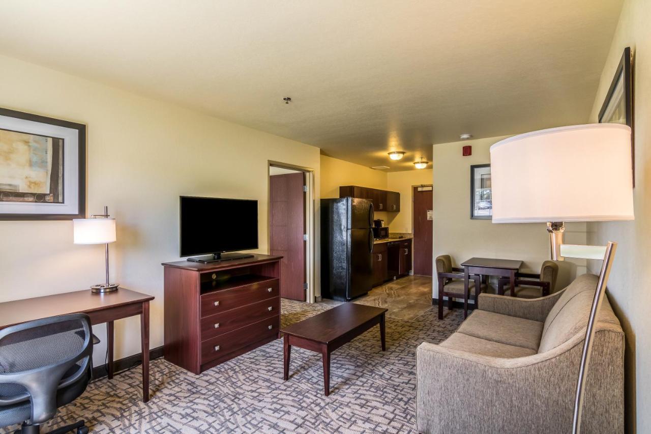 Cobblestone Inn & Suites - Barron Exteriör bild